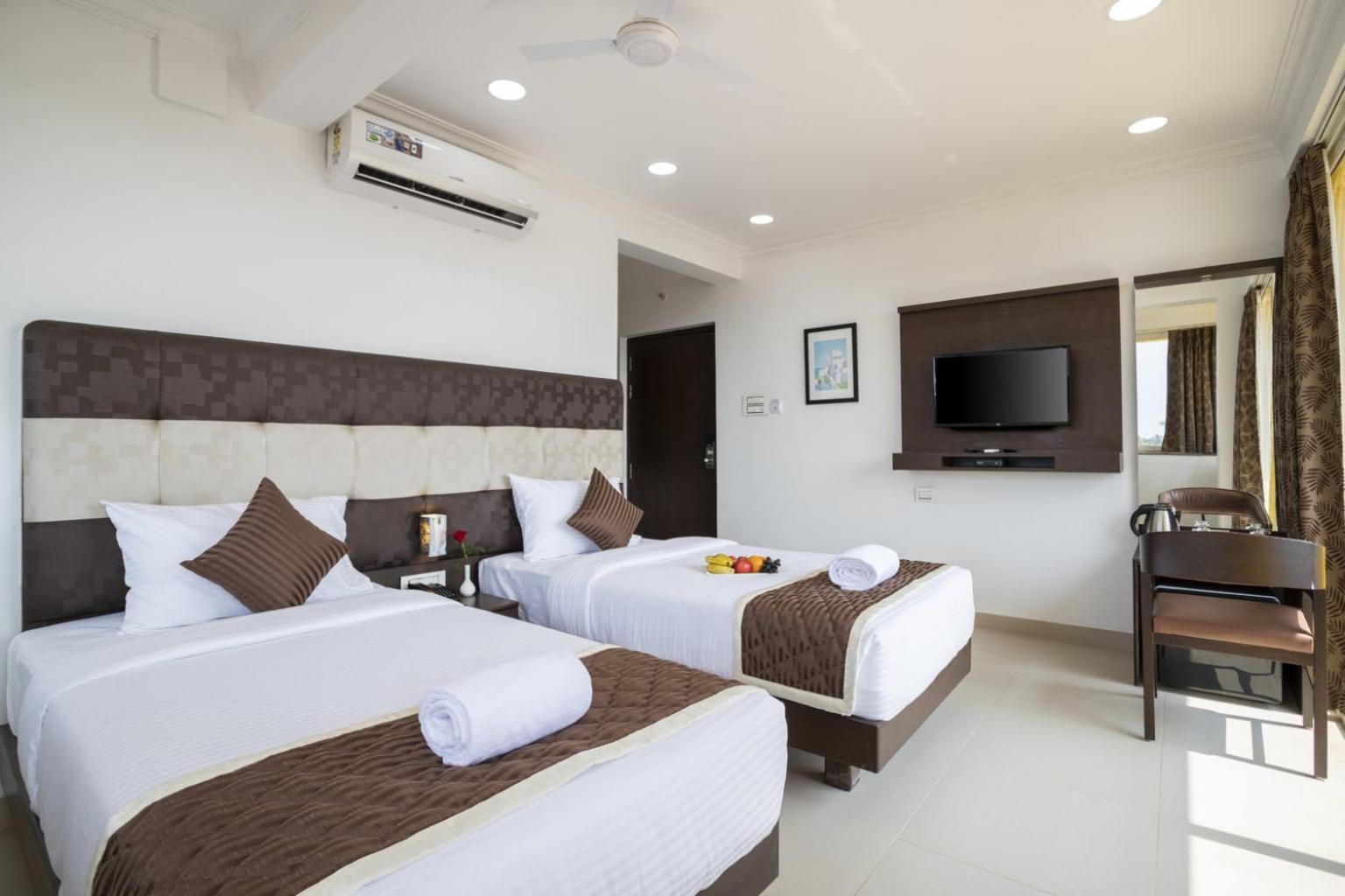 Sairaj Beach Resort - Calangute Goa Exterior photo